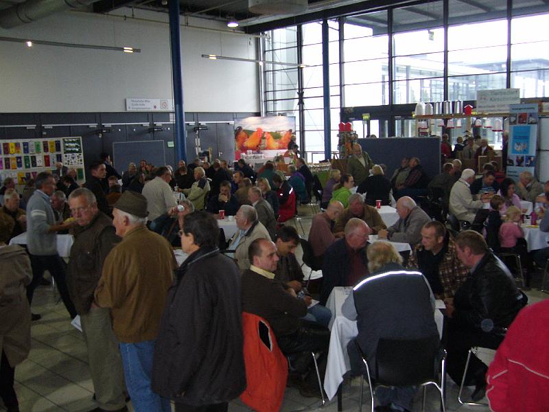 Munster 2009 955.jpg - Besucher in der Schau